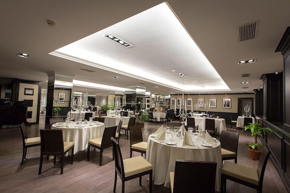 Ramada Iasi City Center Zewnętrze zdjęcie
