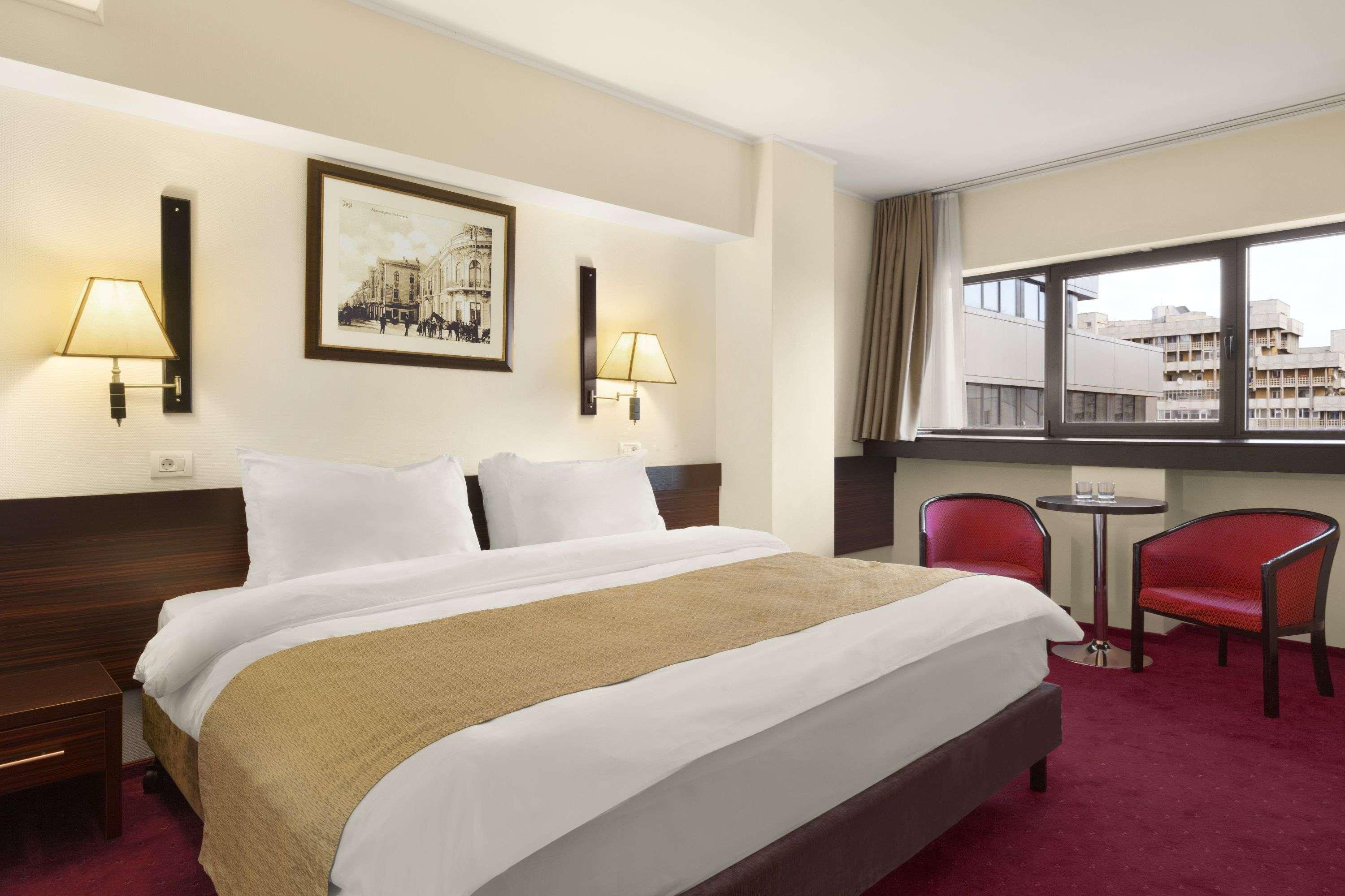 Ramada Iasi City Center Zewnętrze zdjęcie