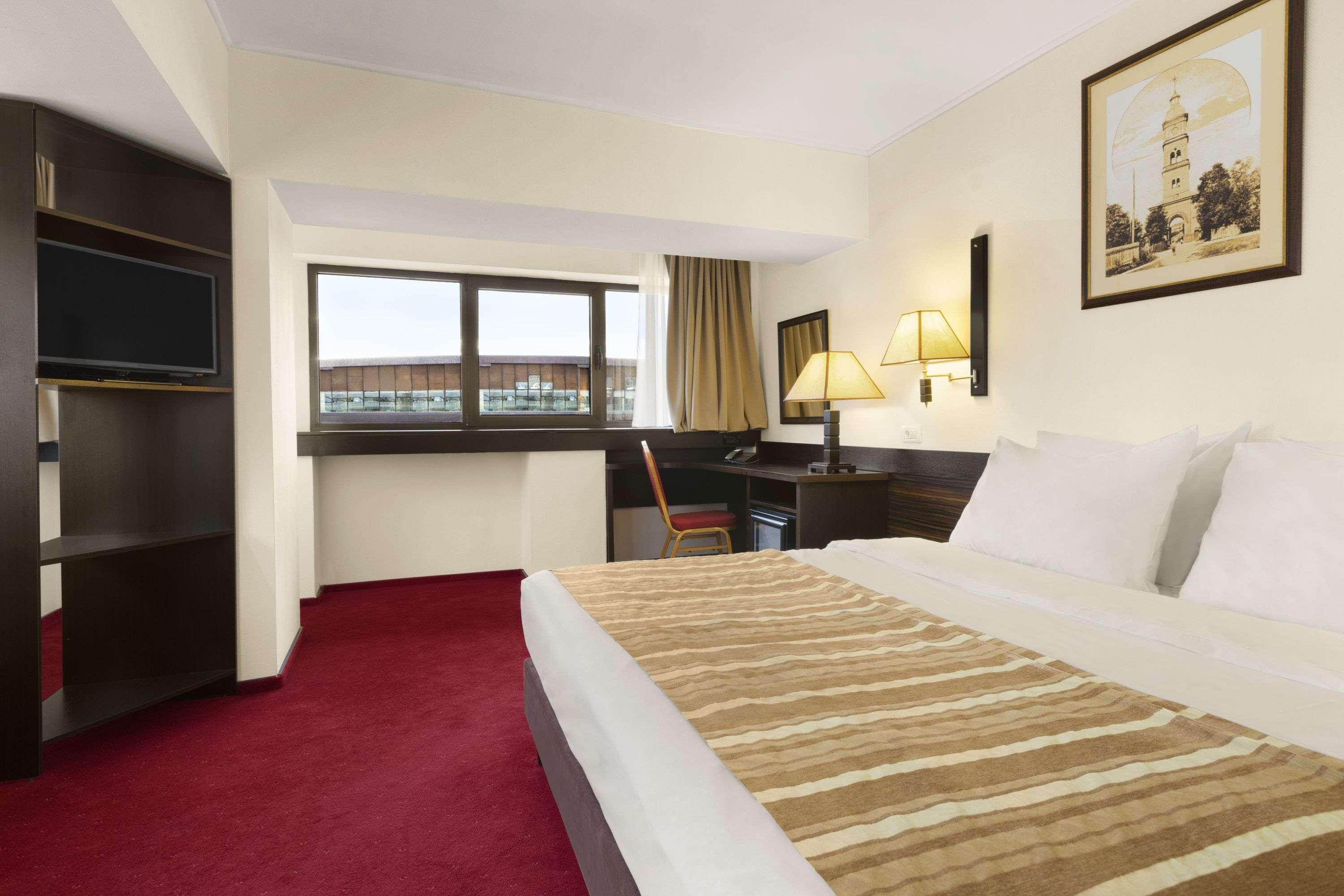 Ramada Iasi City Center Zewnętrze zdjęcie