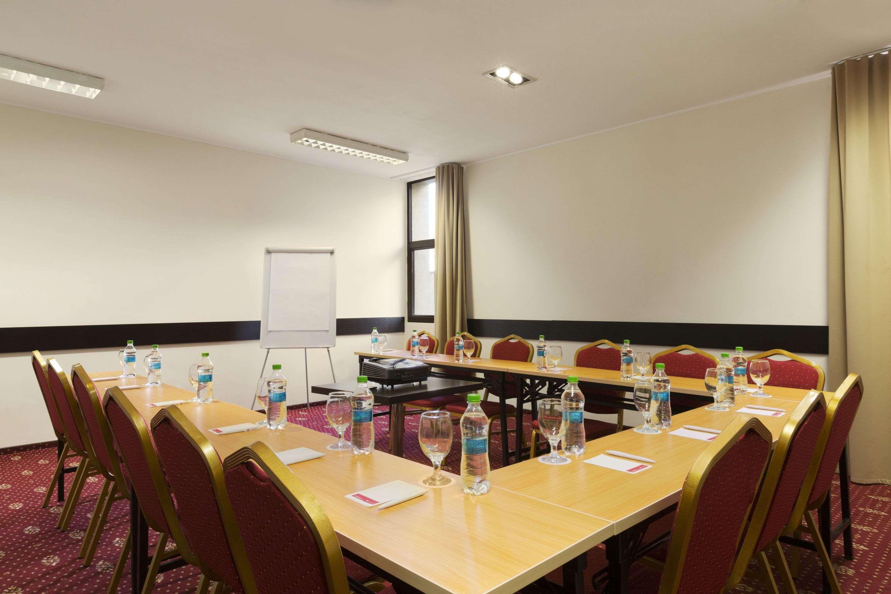 Ramada Iasi City Center Zewnętrze zdjęcie
