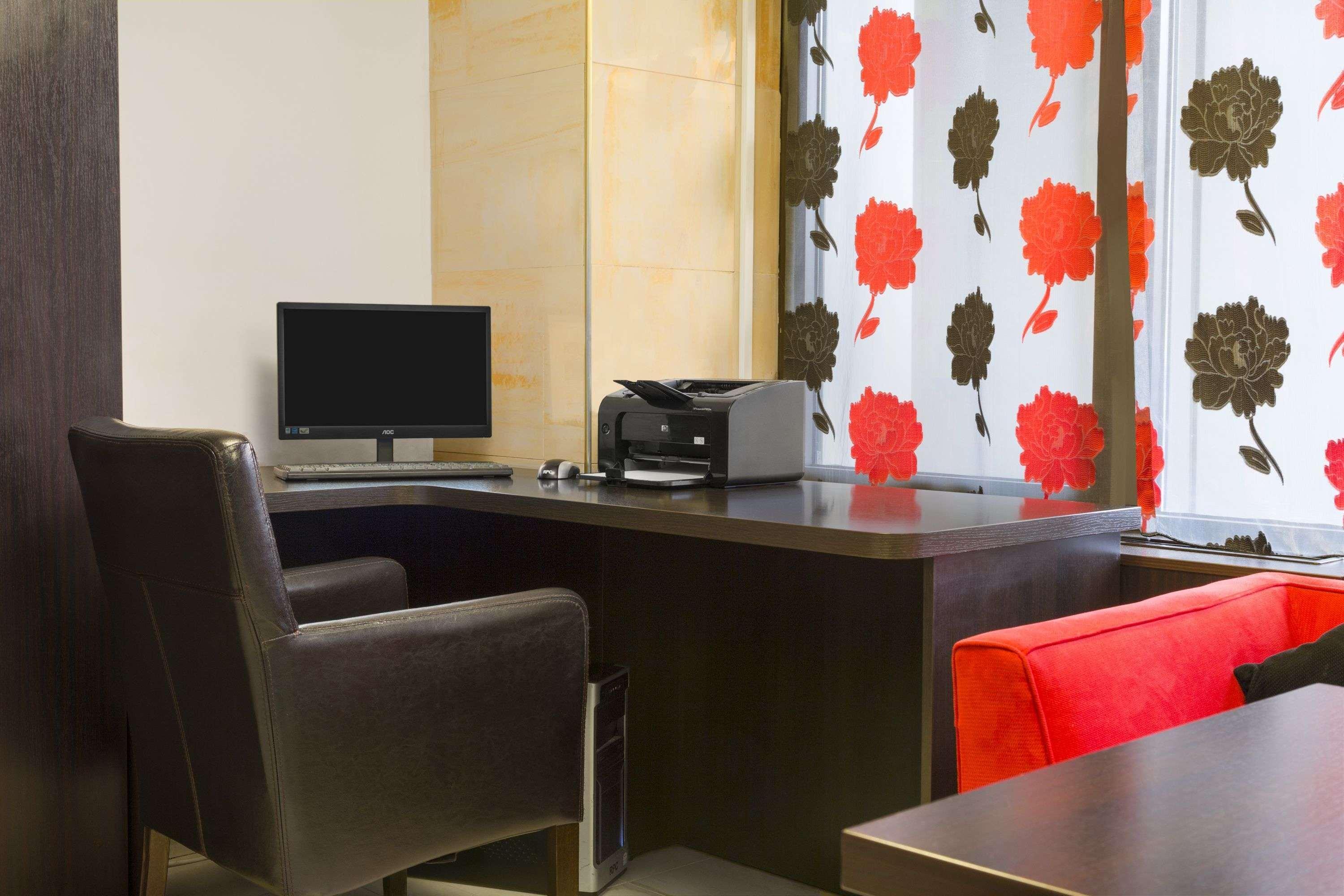 Ramada Iasi City Center Zewnętrze zdjęcie