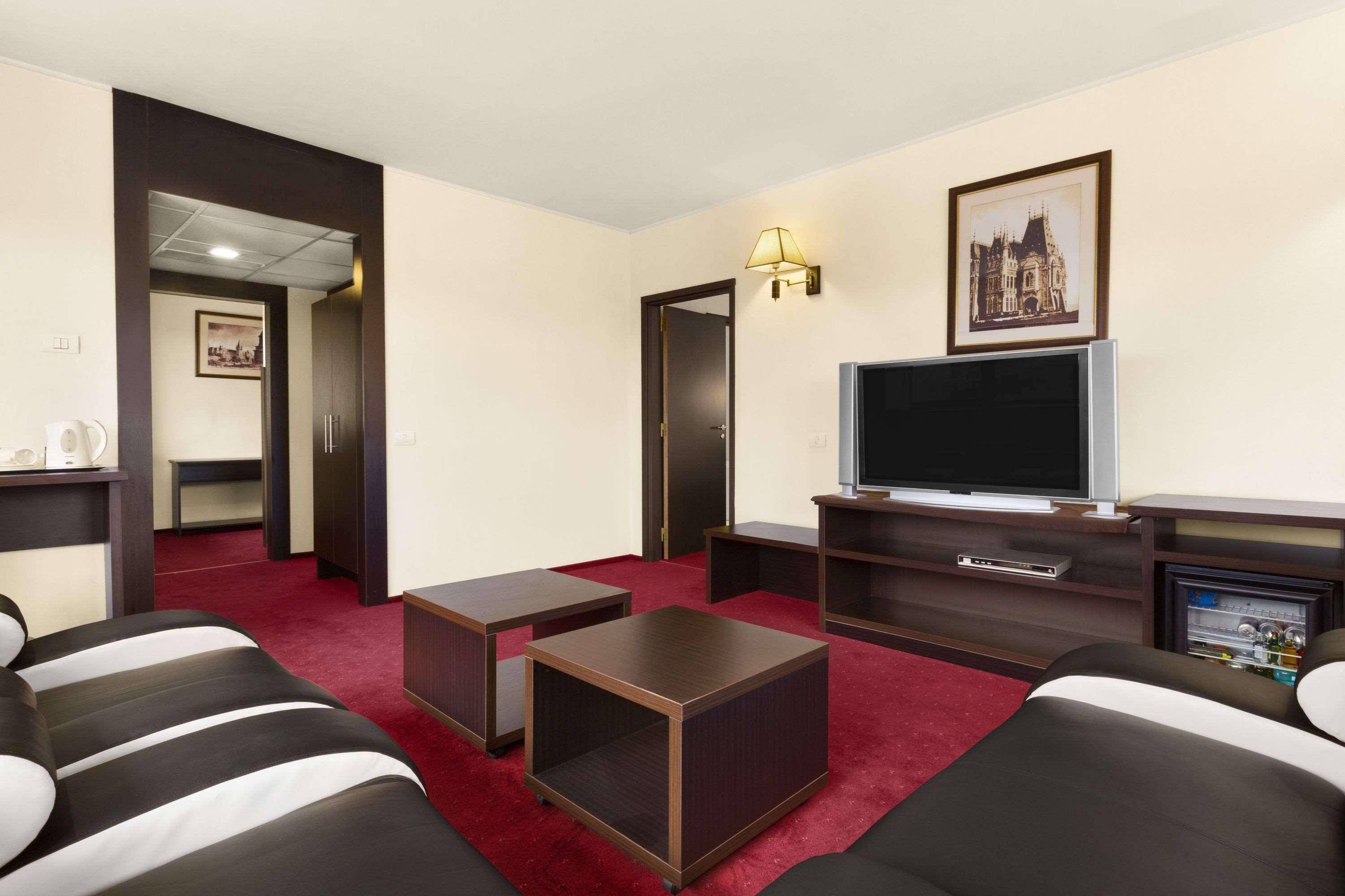Ramada Iasi City Center Zewnętrze zdjęcie