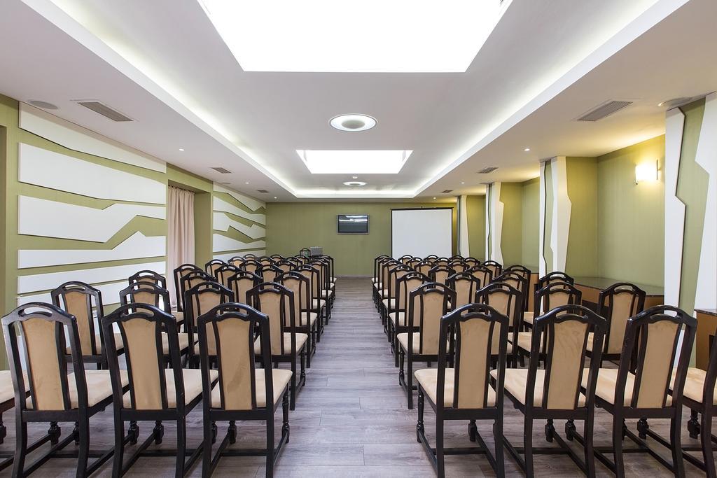 Ramada Iasi City Center Zewnętrze zdjęcie