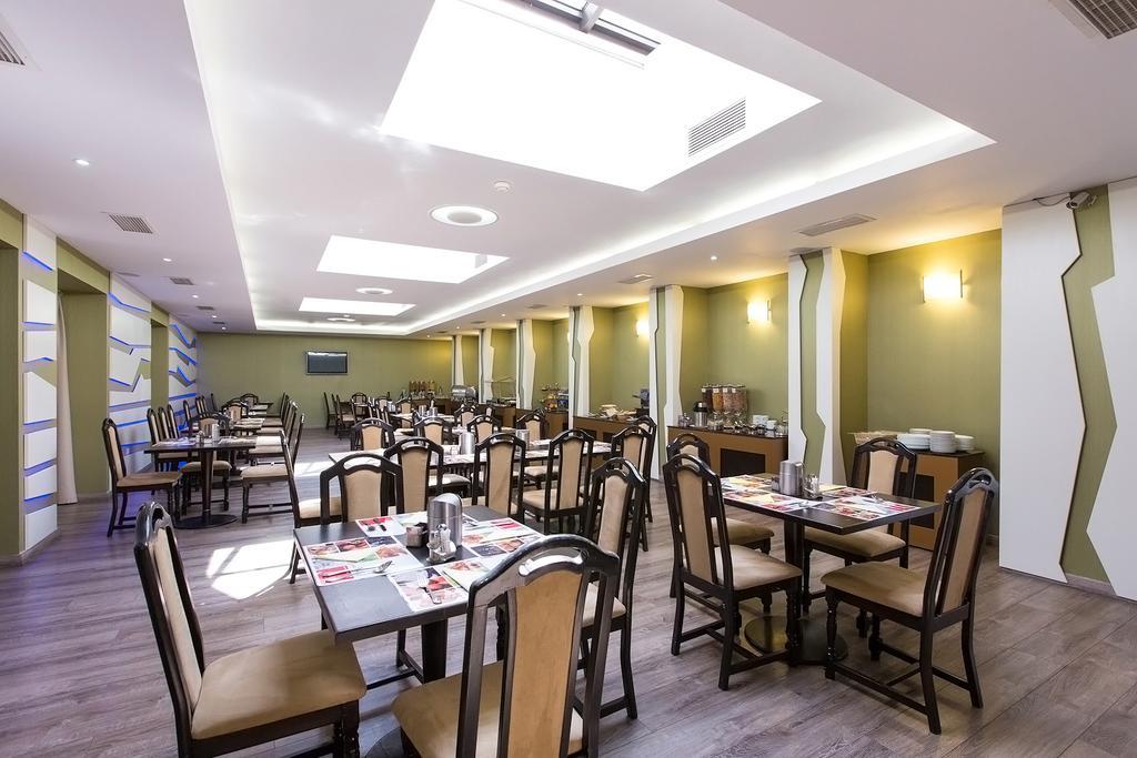 Ramada Iasi City Center Zewnętrze zdjęcie